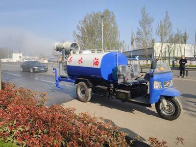 城市環(huán)衛(wèi)新利器 各類灑水車齊上陣，共筑清潔降塵防線